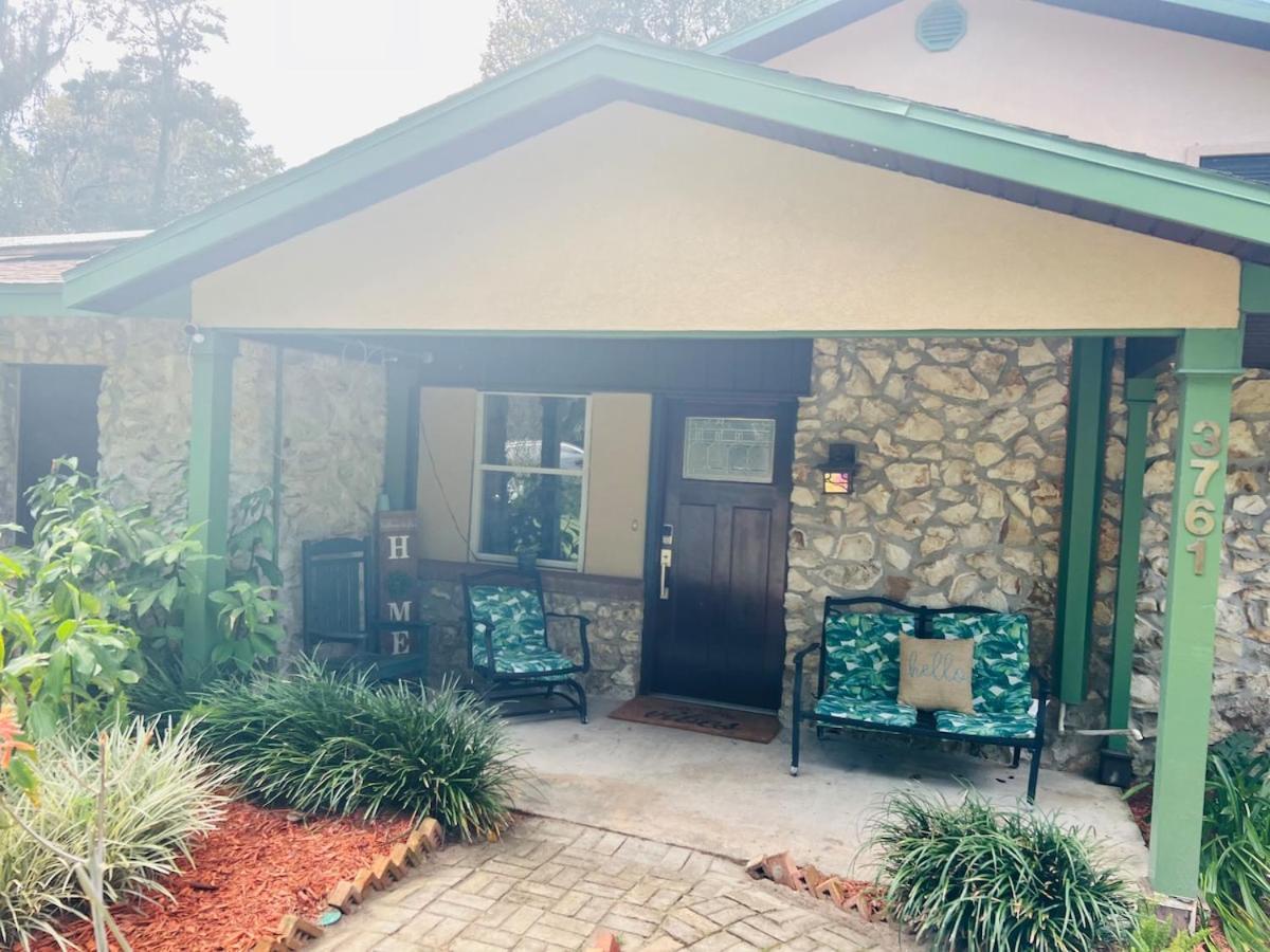 Majestic House With Swimming Pool Holiday home Gainesville