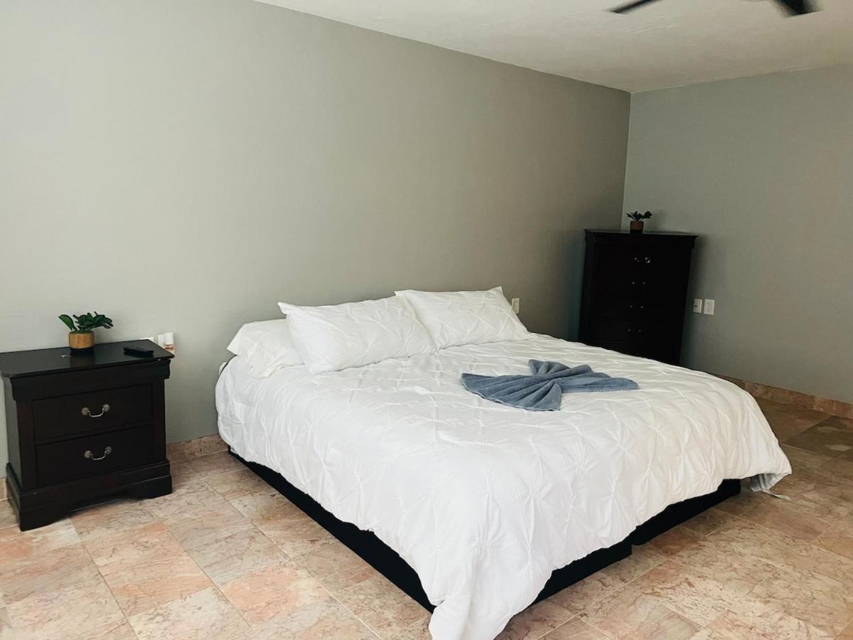 Majestic House With Swimming Pool * Gainesville