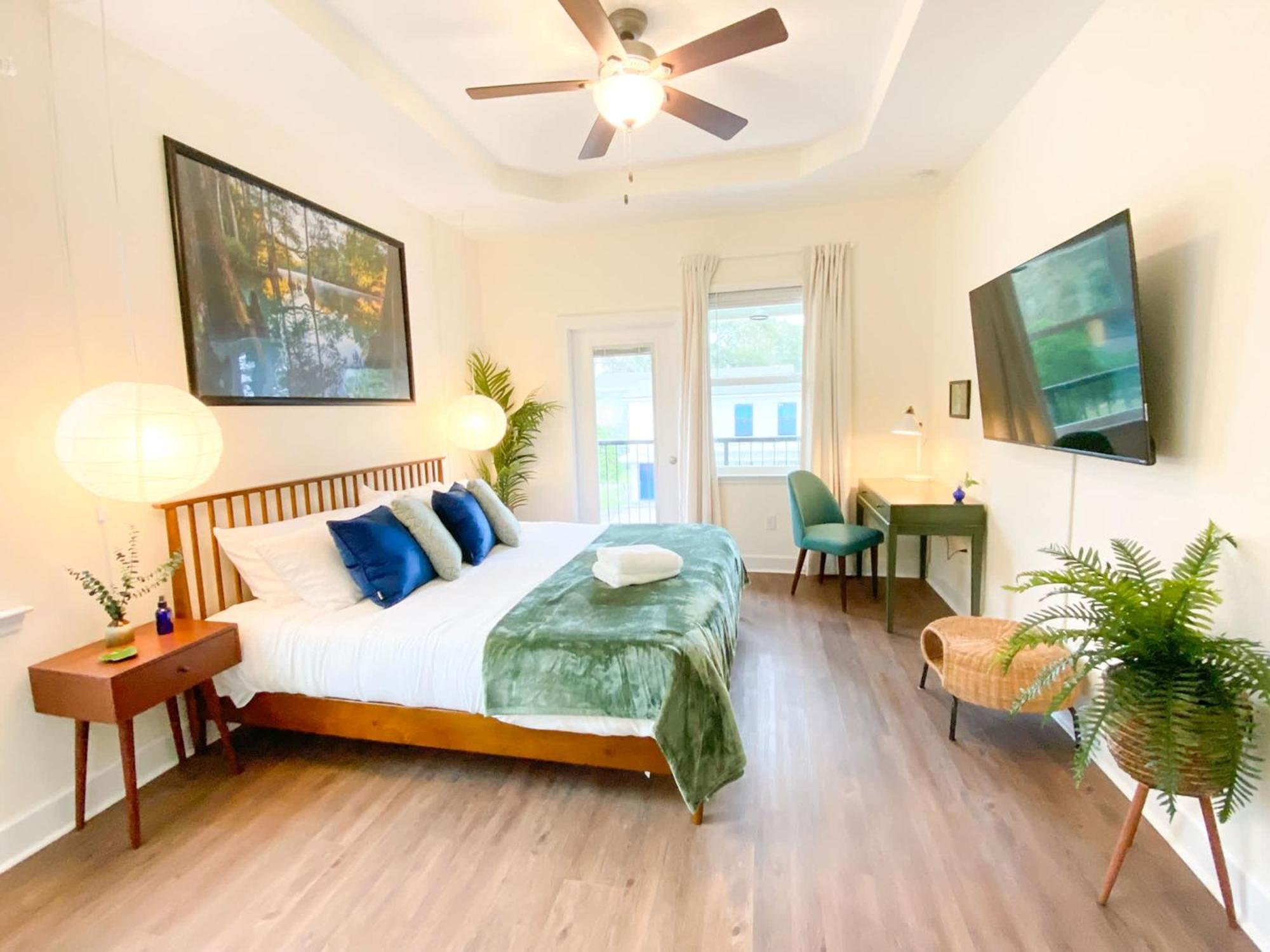 The Mangrove Newly Built Upscale Holiday home Gainesville